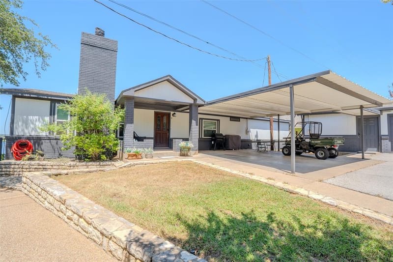 6371 Beacon Vista Circle, Granbury TX 76049 - Photo 2