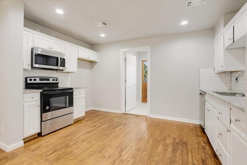 1310 W Laurel Street, Sherman TX 75092 - Photo 9