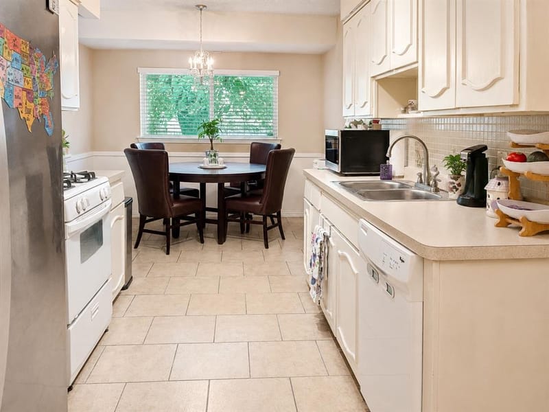 3122 Lark Lane, Irving TX 75062 - Photo 3