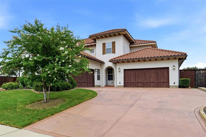 667 Creekway Drive, Irving TX 75039 - Photo 2