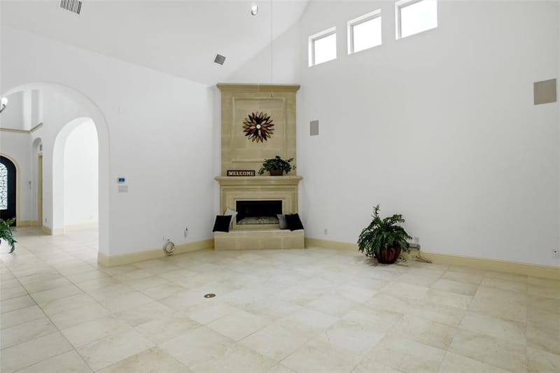667 Creekway Drive, Irving TX 75039 - Photo 6