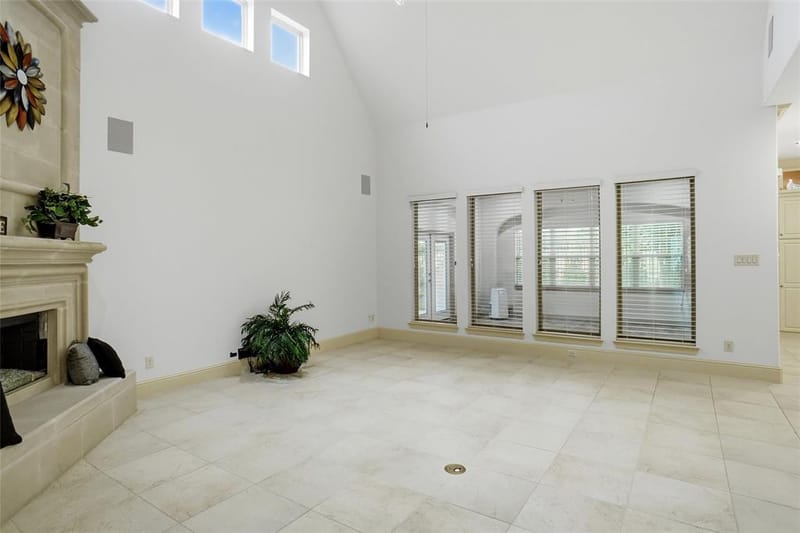 667 Creekway Drive, Irving TX 75039 - Photo 5