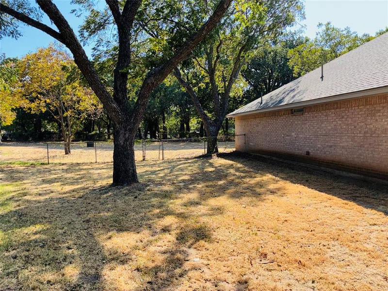 6703 Lejeune Court, Granbury TX 76049 - Photo 6