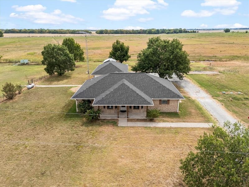 6006 County Road 4604, Commerce TX 75428 - Photo 32