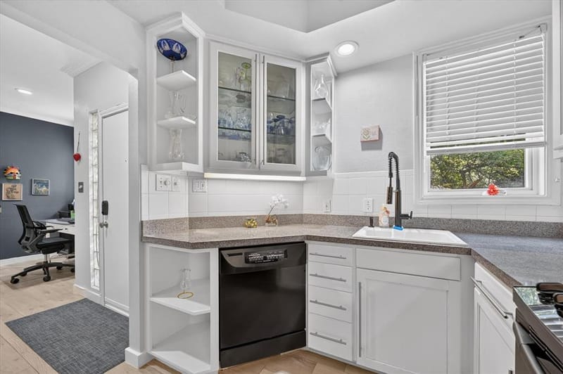 4040 Avondale Avenue # 309, Dallas TX 75219 - Photo 9