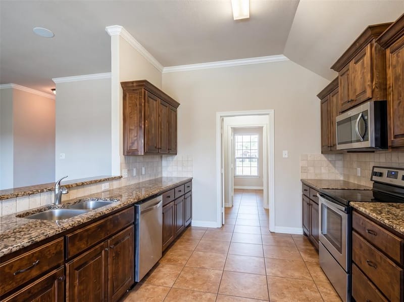 141 Shawnee Street, Greenville TX 75402 - Photo 8