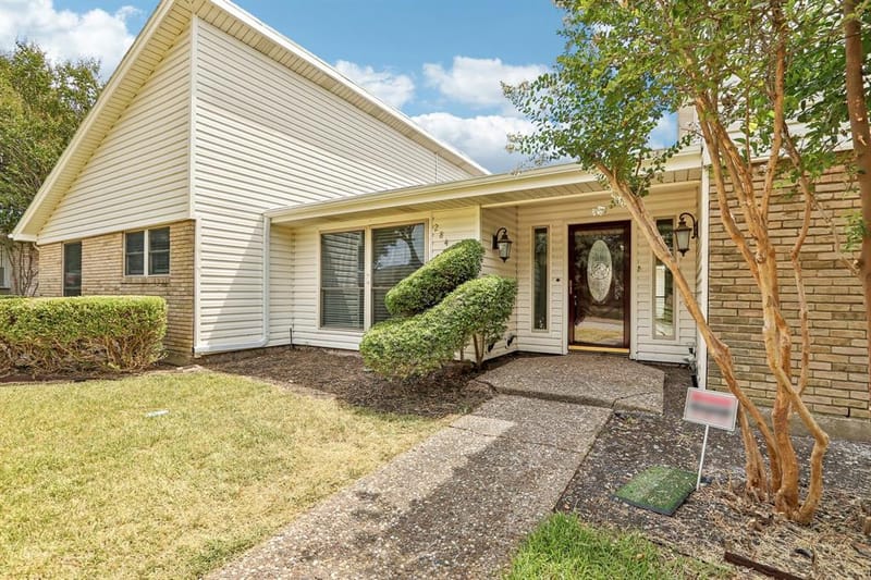 2840 Meadowbrook Drive, Plano TX 75075 - Photo 2