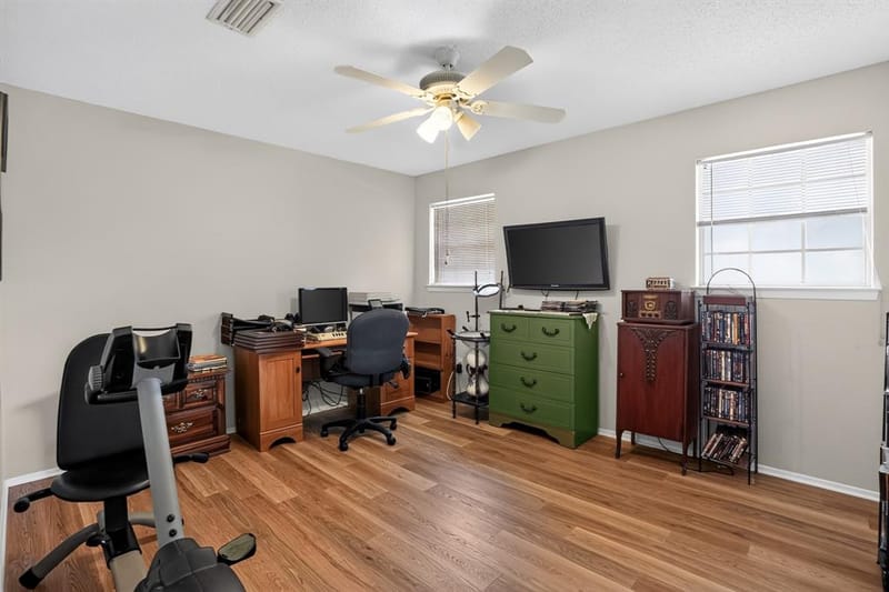 2125 Meadow Glen, Irving TX 75060 - Photo 28