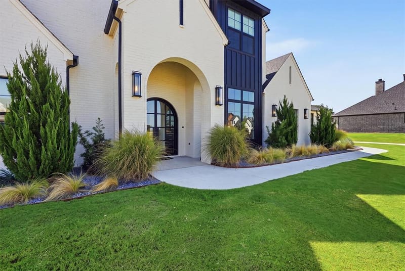 3022 Southern Rise Court, Granbury TX 76049 - Photo 4