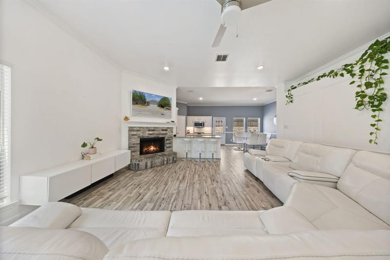8275 Clarksprings Drive, Dallas TX 75236 - Photo 7