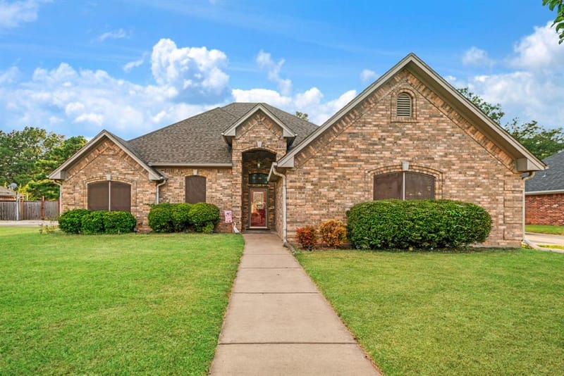 1725 Meadowview Drive, Reno TX 75462
