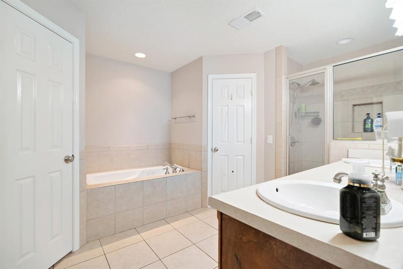 1725 Meadowview Drive, Reno TX 75462 - Photo 10