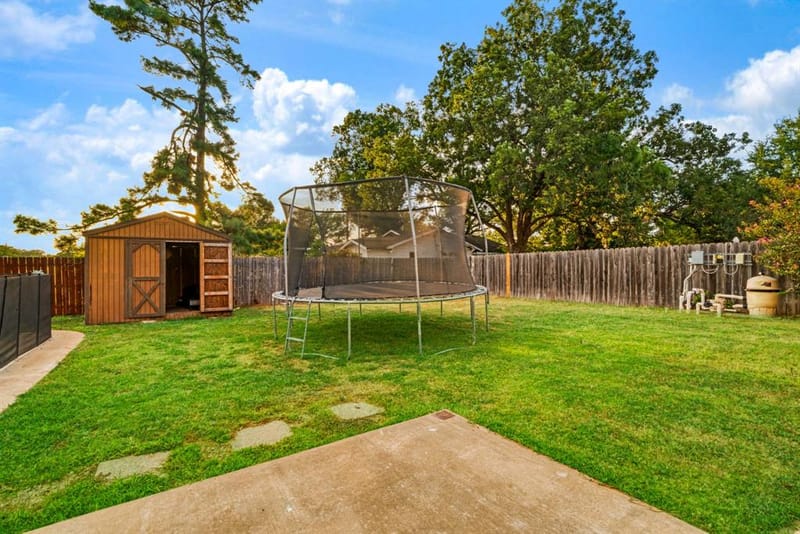 1725 Meadowview Drive, Reno TX 75462 - Photo 15