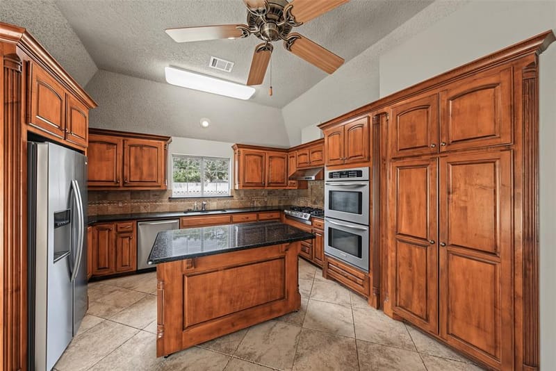 1500 Arrowhead Drive, Pantego TX 76013 - Photo 13