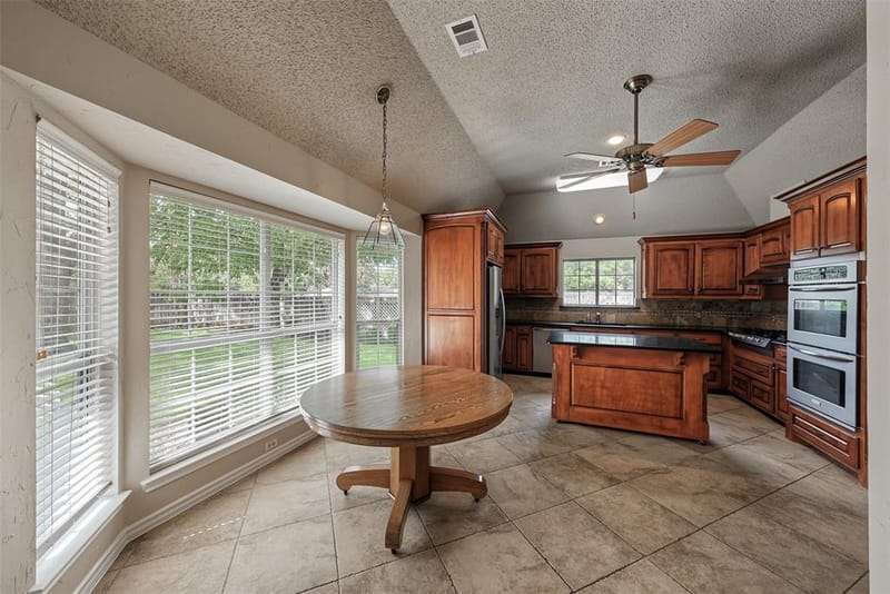 1500 Arrowhead Drive, Pantego TX 76013 - Photo 12