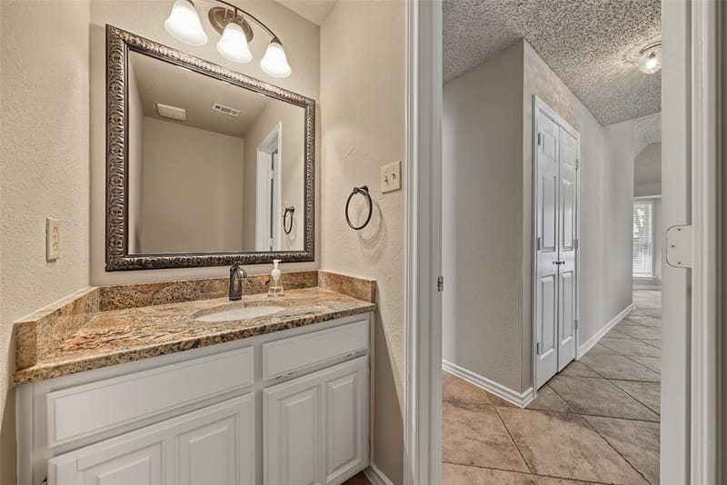 1500 Arrowhead Drive, Pantego TX 76013 - Photo 10