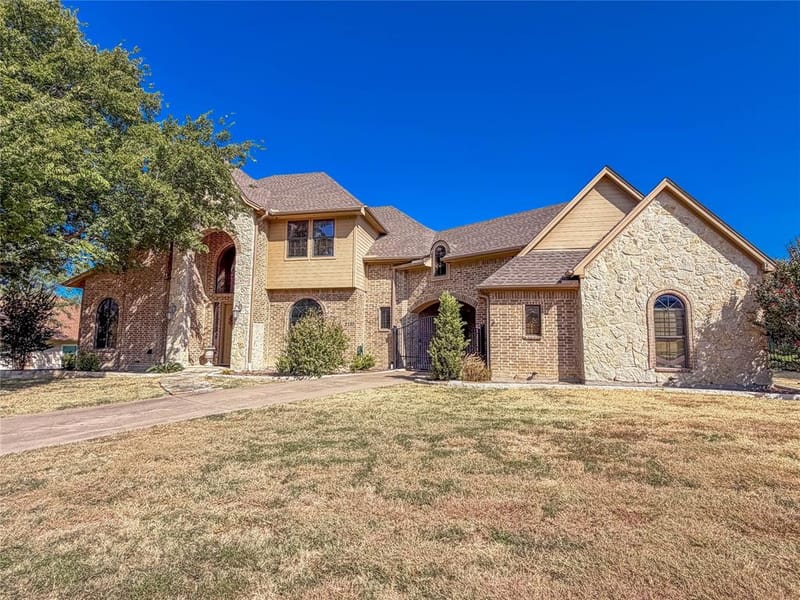2737 Wood Lake Drive, Cedar Hill TX 75104