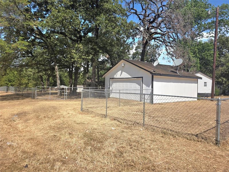 100 Crow Street, Mabank TX 75156 - Photo 3