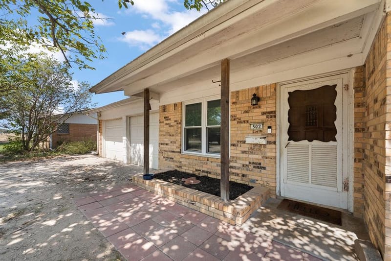 502 N King Street, Itasca TX 76055 - Photo 2