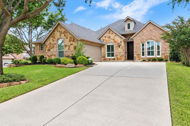 9518 Avalon Drive, Frisco TX 75035 - Photo 2