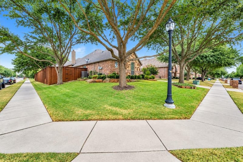9518 Avalon Drive, Frisco TX 75035 - Photo 3