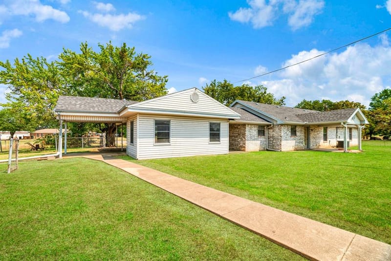 537 Farm Road 2820, Sumner TX 75486 - Photo 18