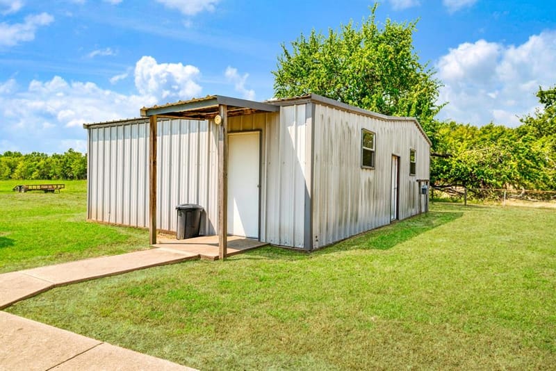 537 Farm Road 2820, Sumner TX 75486 - Photo 19