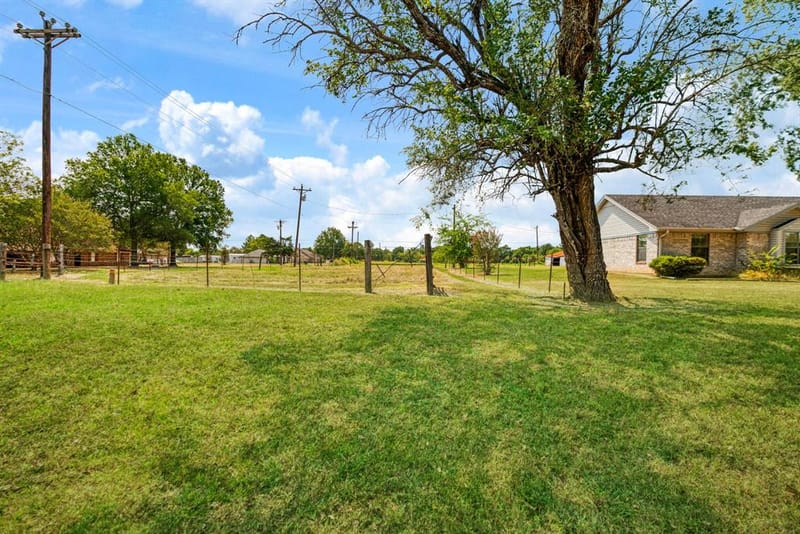 537 Farm Road 2820, Sumner TX 75486 - Photo 21