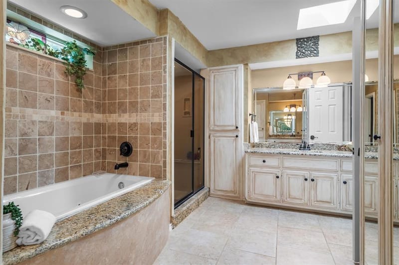 301 Meadow Knoll Drive, Double Oak TX 75077 - Photo 24