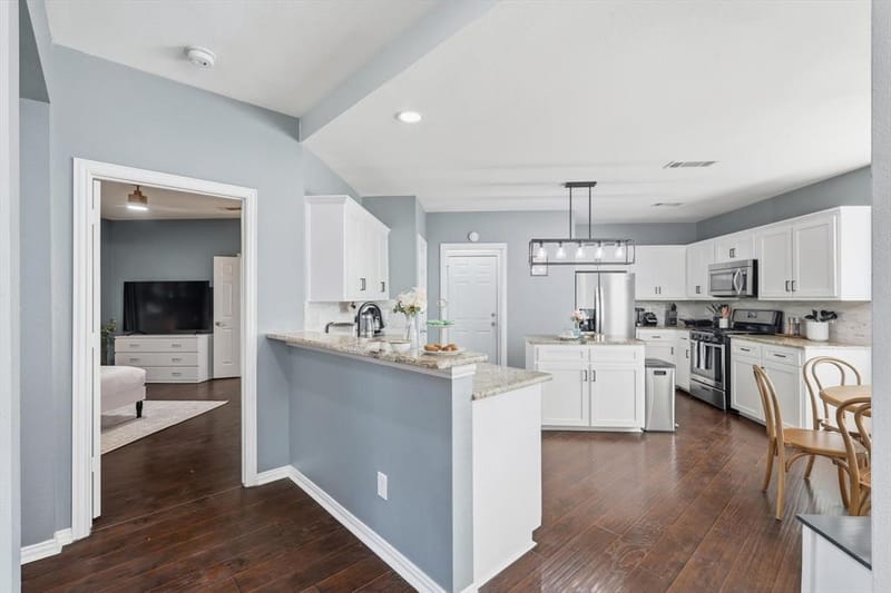 537 Purdue Drive, Lewisville TX 75067 - Photo 2