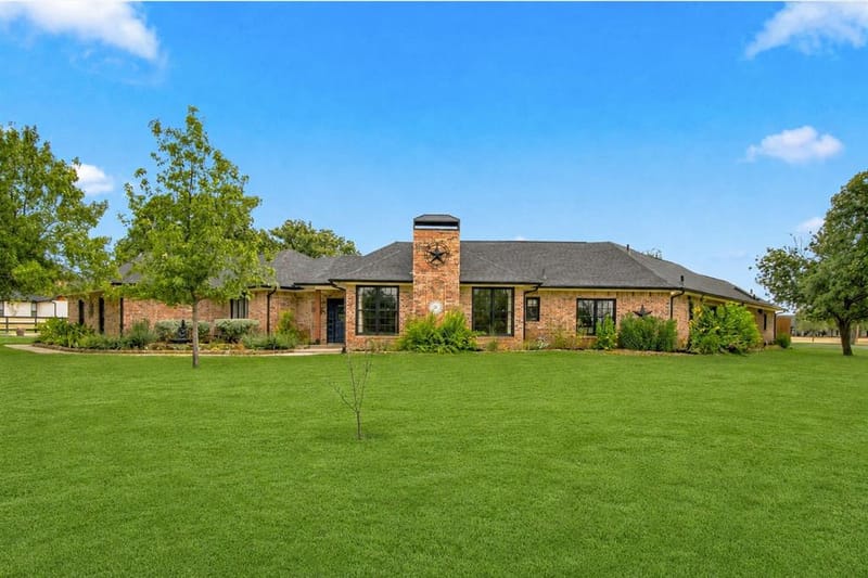 138 Green Oaks Drive, Bartonville TX 76226 - Photo 2