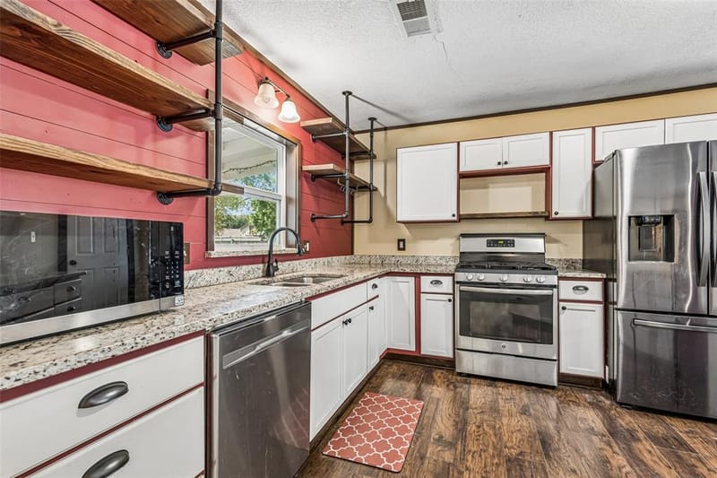 416 S Harrison Street, Pilot Point TX 76258 - Photo 7