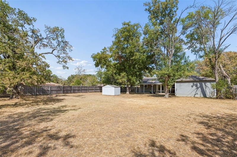 416 S Harrison Street, Pilot Point TX 76258 - Photo 18