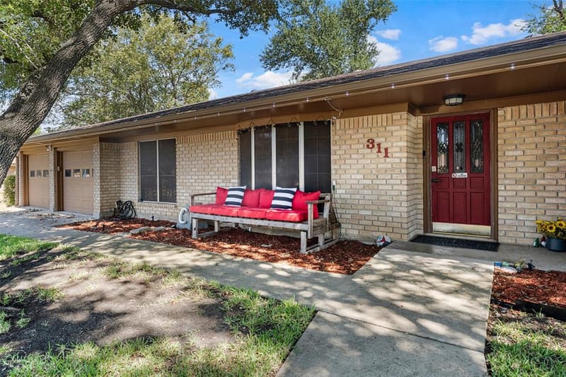 311 S College Avenue, Troy TX 76579 - Photo 2