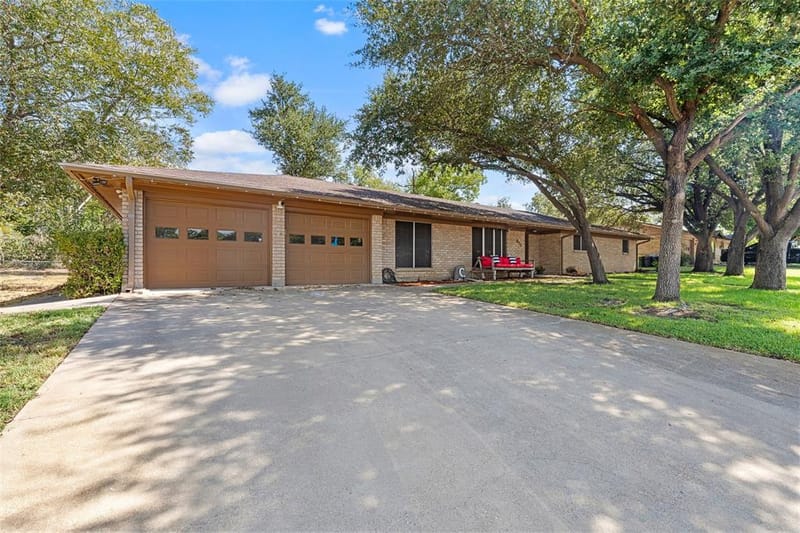 311 S College Avenue, Troy TX 76579 - Photo 32