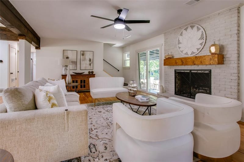 2828 Larkspur Lane, Dallas TX 75233 - Photo 3
