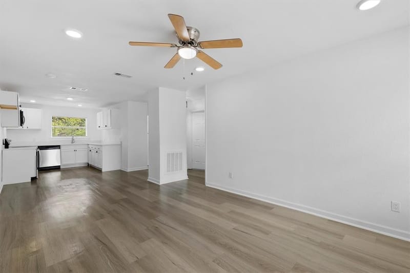 3835 Lovingood Drive, Dallas TX 75241 - Photo 6