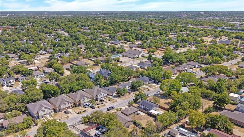 1216 E Powell Avenue, Fort Worth TX 76104 - Photo 18
