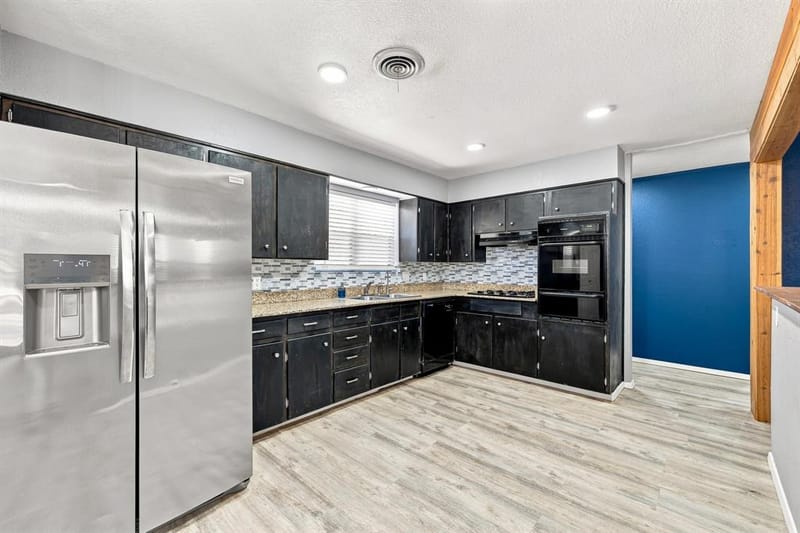 810 Arthur Drive, Arlington TX 76013 - Photo 7