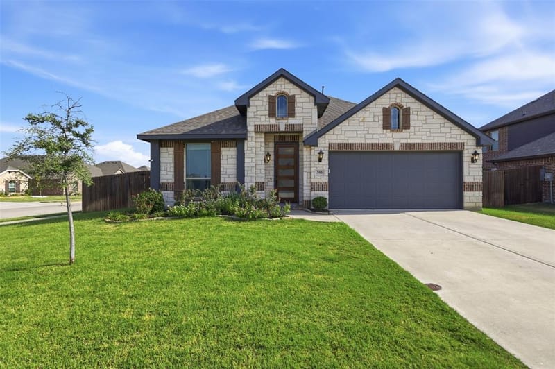 303 Pineview Lane, Ponder TX 76259