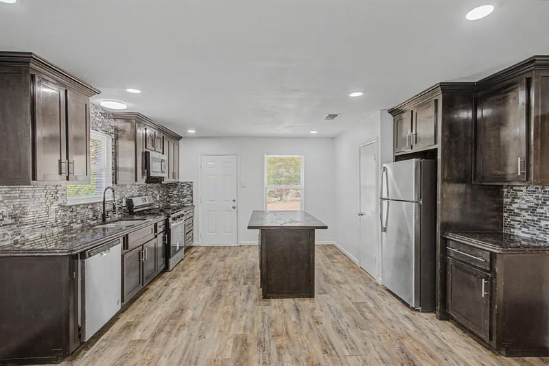 1209 Grinnell Street, Dallas TX 75216 - Photo 9