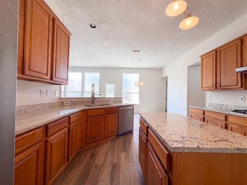 2915 Olympia Drive, Grand Prairie TX 75052 - Photo 6