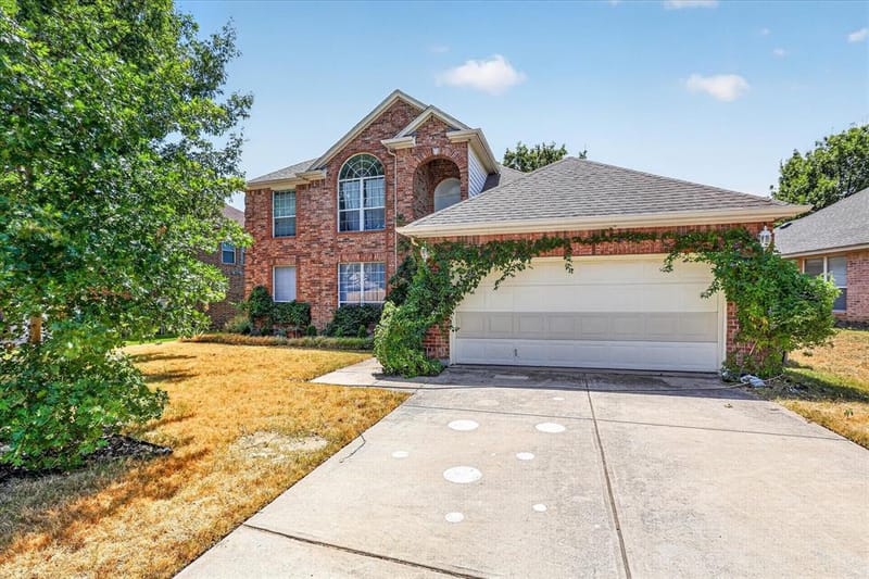 8646 Granville Drive, Dallas TX 75249 - Photo 2