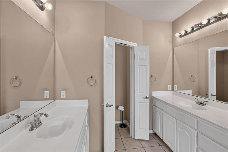 8646 Granville Drive, Dallas TX 75249 - Photo 22