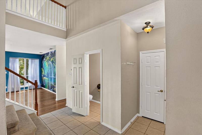 8646 Granville Drive, Dallas TX 75249 - Photo 5