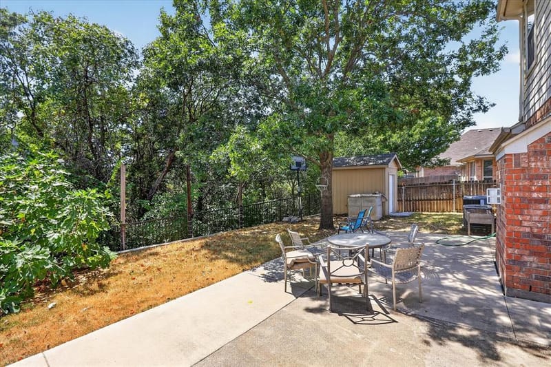 8646 Granville Drive, Dallas TX 75249 - Photo 38