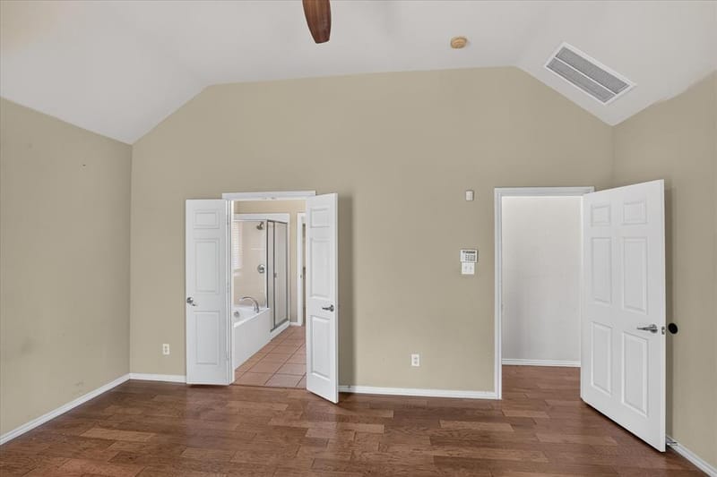 8646 Granville Drive, Dallas TX 75249 - Photo 19