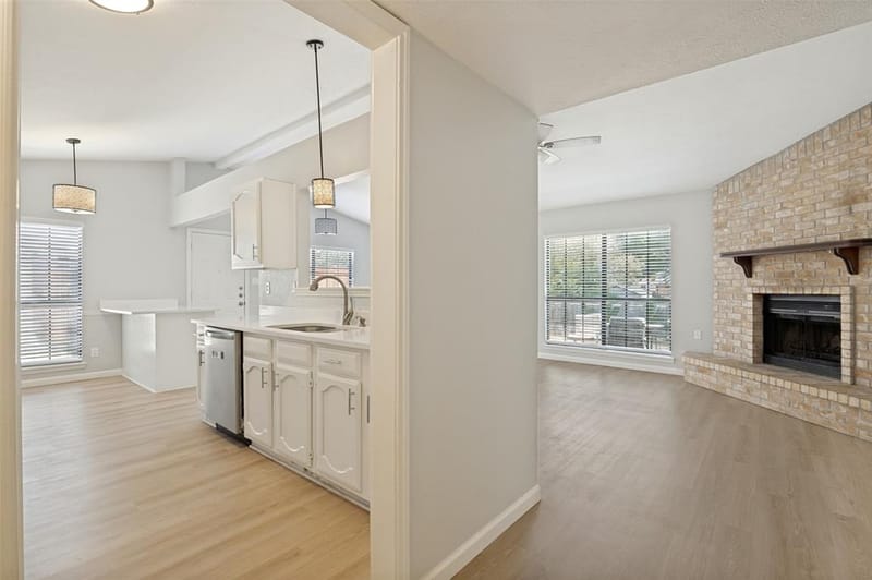 2602 Knoll Trail, Euless TX 76039 - Photo 6