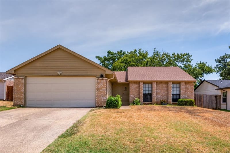 2602 Knoll Trail, Euless TX 76039