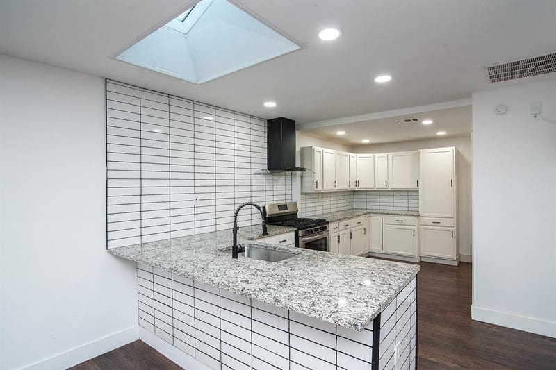 7326 Maringo Drive, Dallas TX 75227 - Photo 9